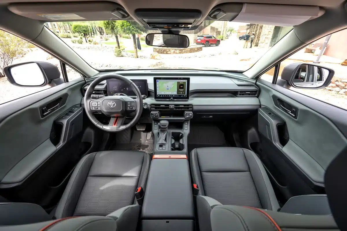 Toyota RAV4 dashboard telefoonhouder montage