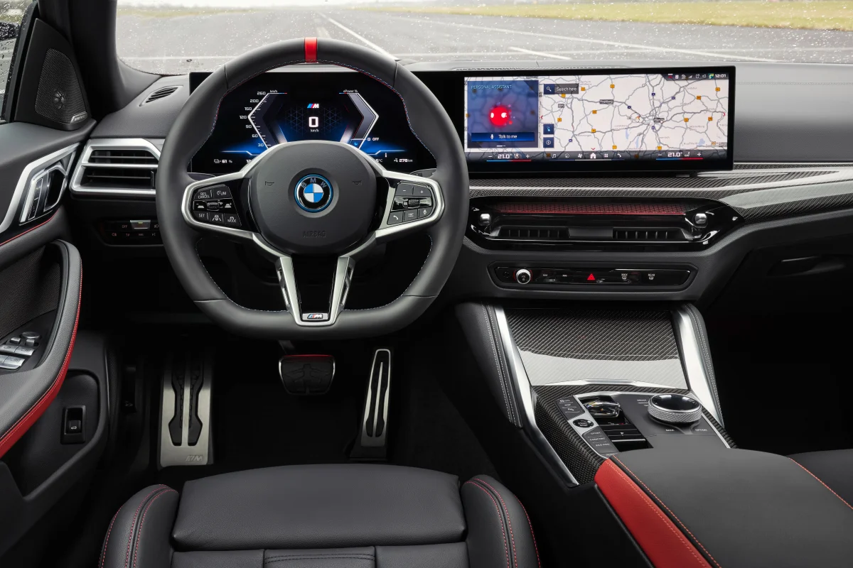 BMW i4 dashboard telefoonhouder montage