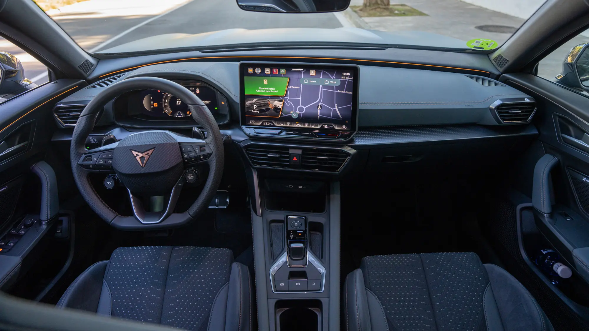 Cupra Formentor dashboard telefoonhouder montage