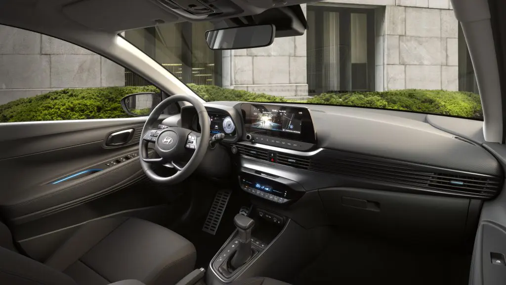 Hyundai Bayon dashboard telefoonhouder montage