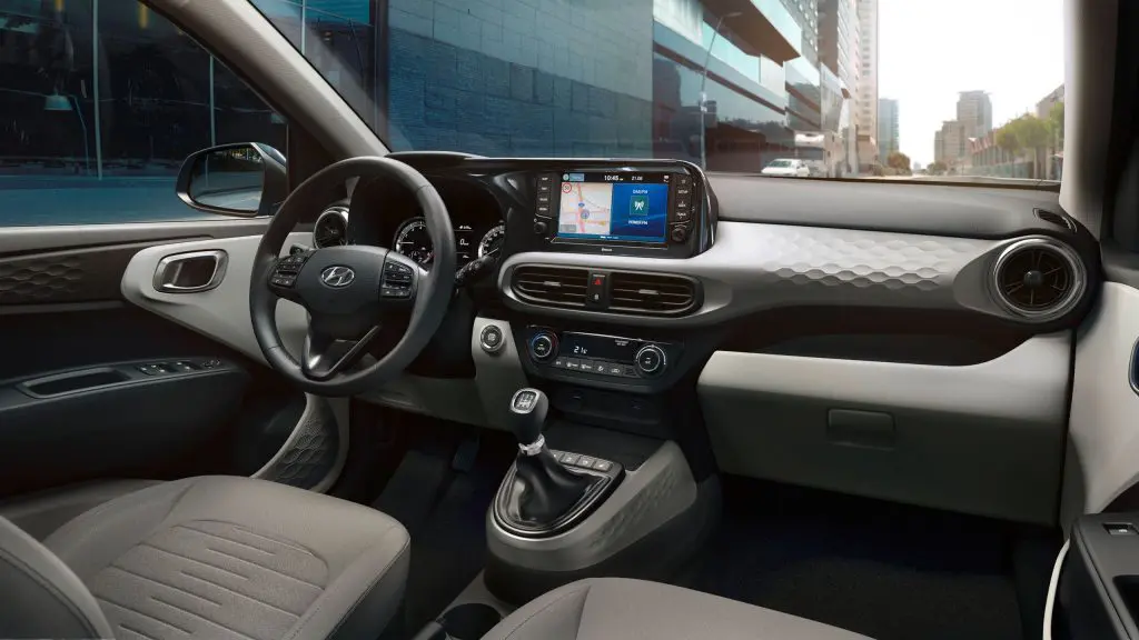 Hyundai i10 dashboard telefoonhouder montage