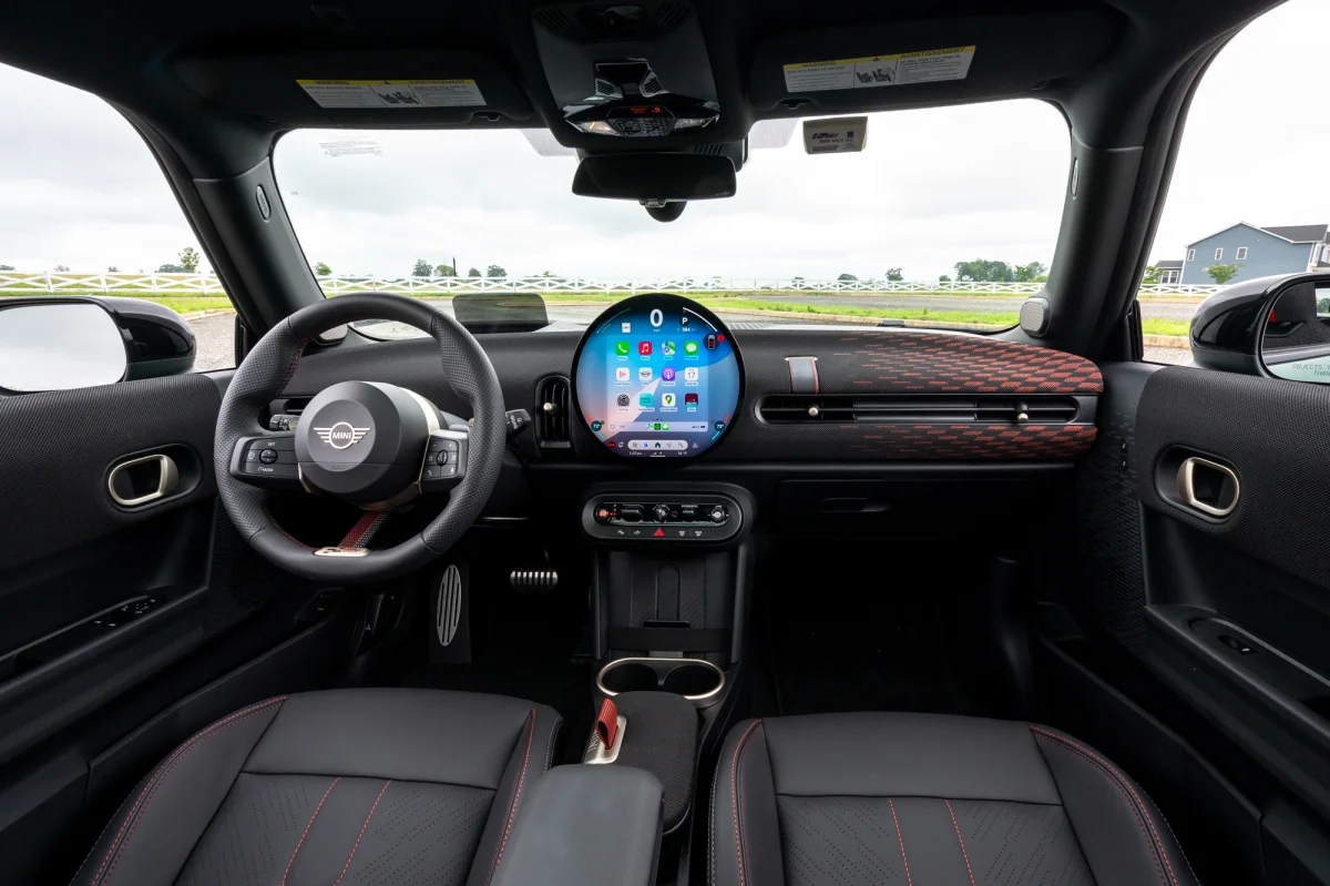 MINI Electric dashboard telefoonhouder montage