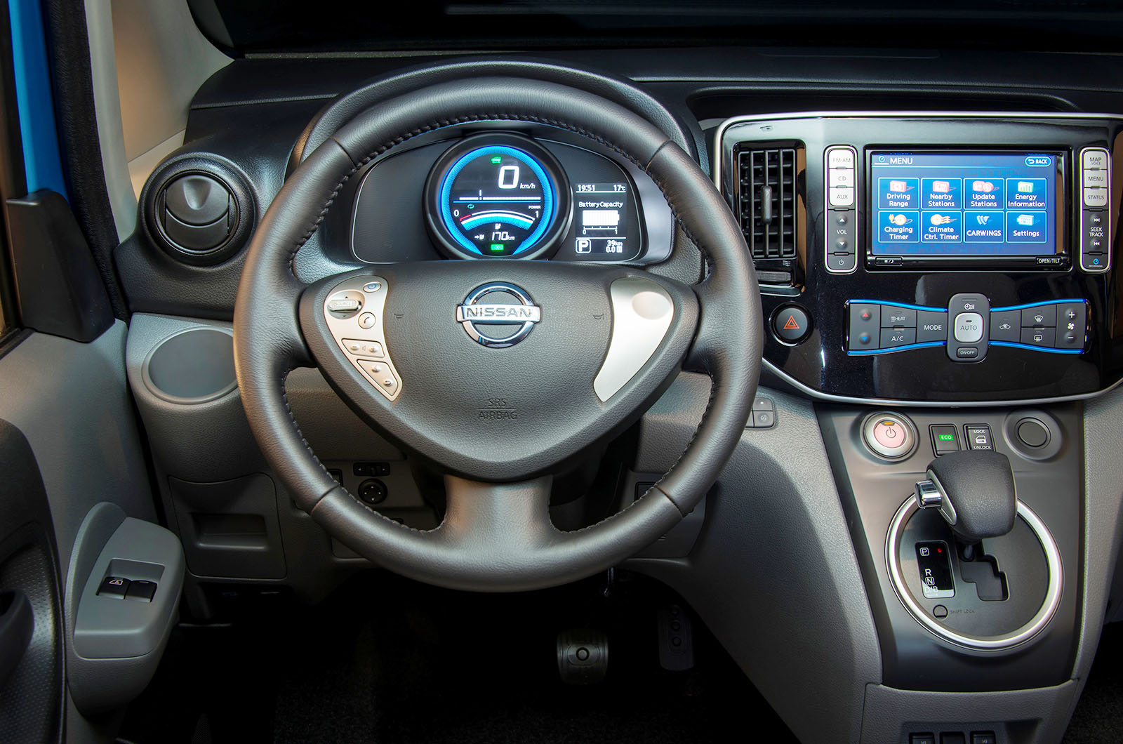 Nissan NV200 dashboard telefoonhouder montage