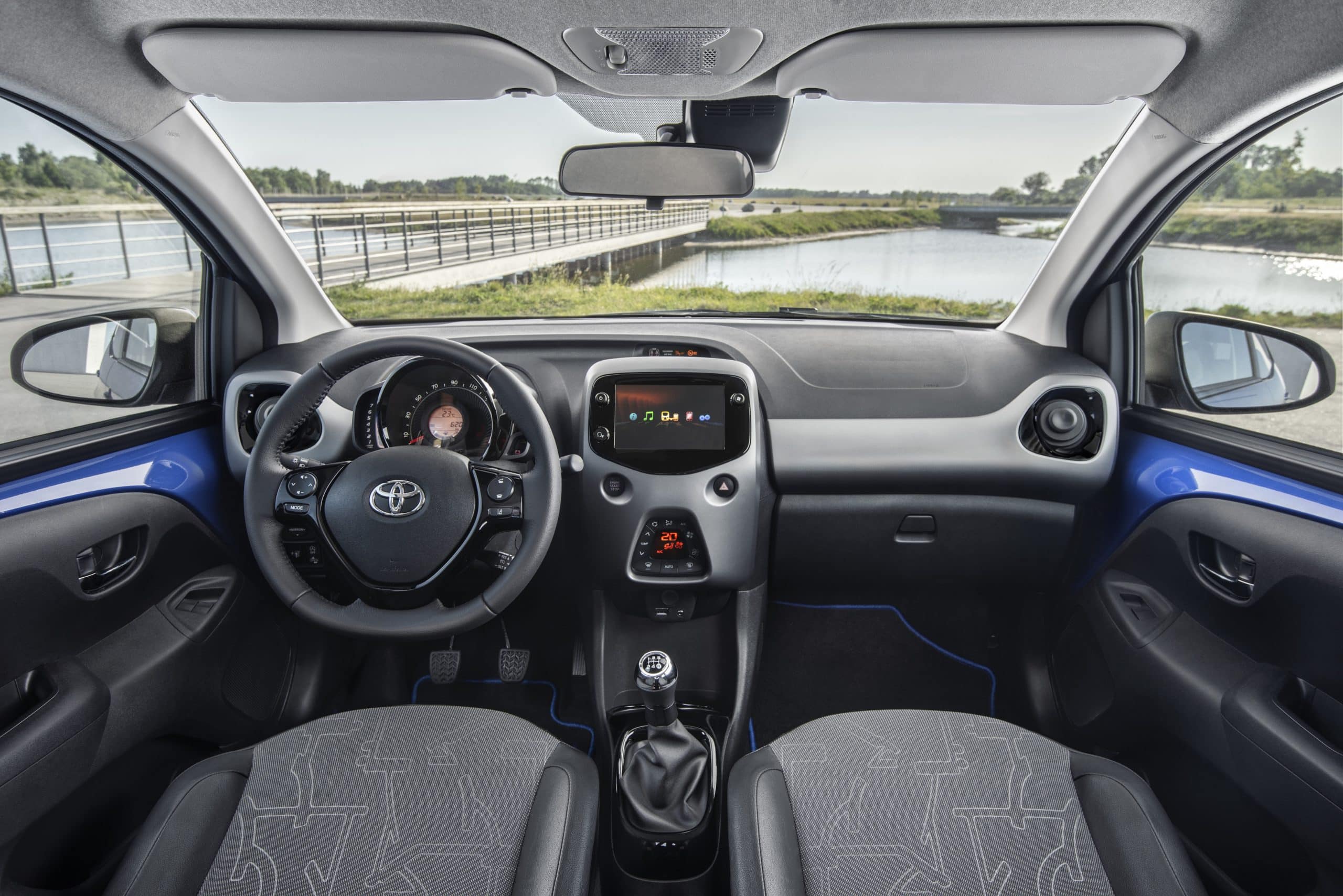 Toyota Aygo dashboard telefoonhouder